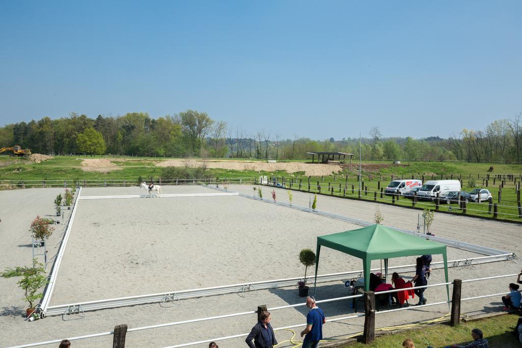 Agriturismo Jesson Rosamund Cantù Exteriör bild